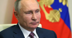 Песков рассказал об “иммунитете” Путина на атаки