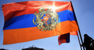 Президент Армении обсудил с представителем оппозиции ситуацию в стране