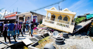 Число погибших из-за землетрясения на Гаити возросло до 724 человек