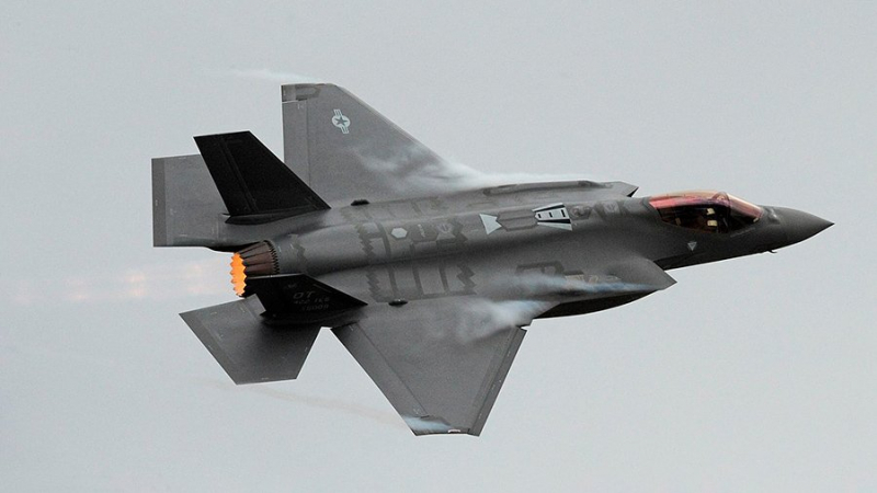 Корпорация Lockheed Martin приостановила поставки истребителей F-35