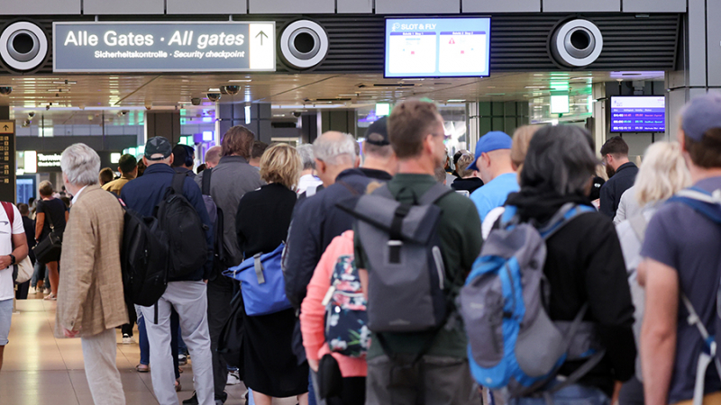 Более 60 рейсов отменено из-за вооруженного мужчины в аэропорту Гамбурга