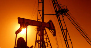 Bloomberg заявило, что снижение добычи ОПЕК+ не окажет влияния на нефтяные цены