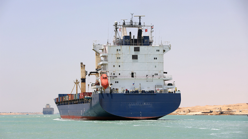 Французский перевозчик CMA CGM приостановил движение судов через Суэцкий канал