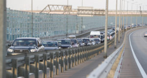 Более 750 авто скопилось на подъезде к Крымскому мосту