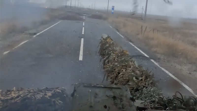 Минобороны показало танковую дуэль экипажей Т-90М «Прорыв» с ВСУ за Марьинку