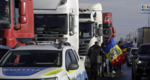 Румынские фермеры заблокировали ряд КПП на границе с Украиной, Молдавией и Сербией