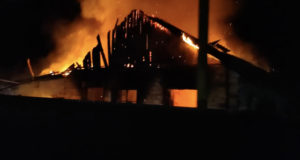 В Калмыкии три человека погибли при пожаре в частном доме