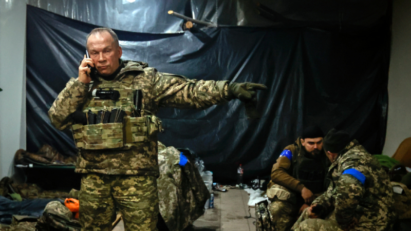 Новый главком ВСУ Сырский заявил о переходе армии Украины к обороне