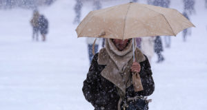 Синоптики предупредили москвичей о снеге и гололедице 13 февраля