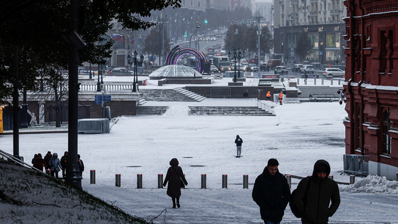 Синоптики спрогнозировали москвичам гололедицу и до –13 градусов в субботу