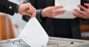 В регионах РФ началось досрочное голосование на выборах президента