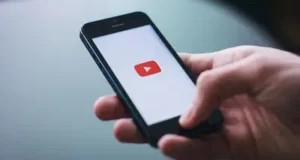 Россияне стали меньше смотреть YouTube из-за замедления