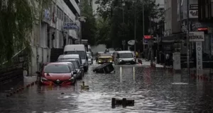 Сильные дожди парализовали Анкару