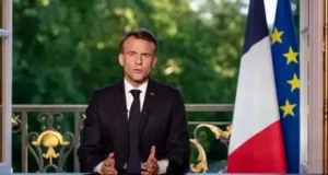 Макрон: Я остаюсь президентом Франции