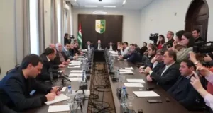 Парламент Абхазии принял решение по соглашению с РФ, из-за которого президента отправили в отставку