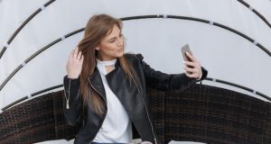 Huawei опровергла слухи о продаже компании