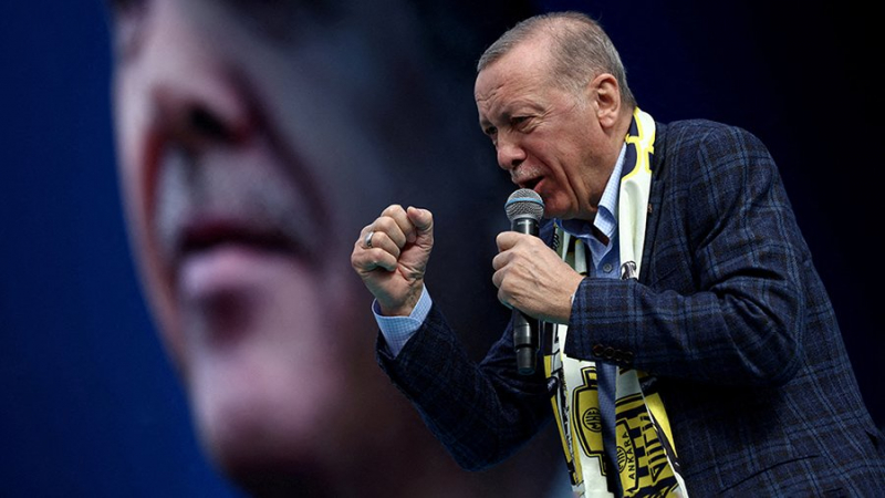 Эрдоган после обработки бюллетеней из 50% урн набирает 52,1% голосов