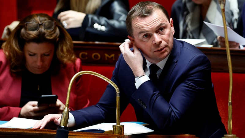 Министр труда Франции не увидел причин для затягивания принятия пенсионной реформы