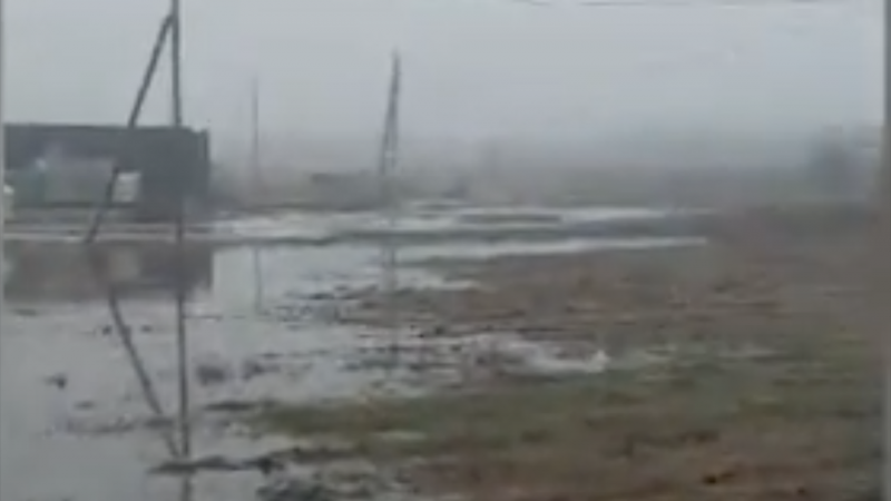 Жители Краснодарского края и Ростовской области пожаловались на наводнения